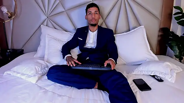 Snapshot of Thiagoferreti chatting on 02-12-26, 04:40 Thiagoferreti online show from 02-12-26, 04:40