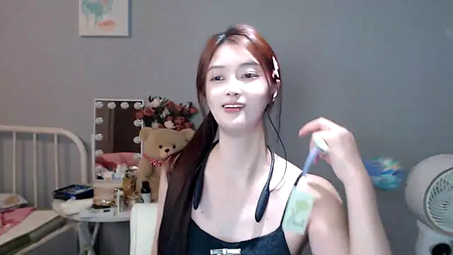 Mimi-cnbaby online show from 09-18-25, 03:14