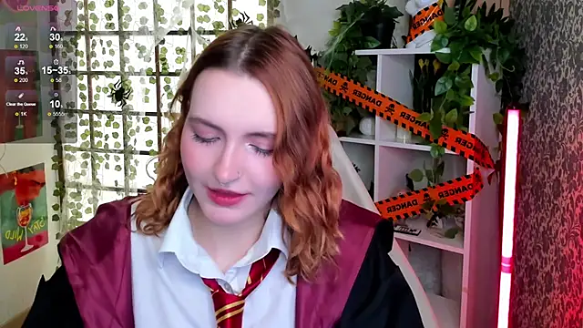 Snapshot of Elis_Cherry chatting on 10-27-25, 02:04 Elis Cherry online show from 10-27-25, 02:04