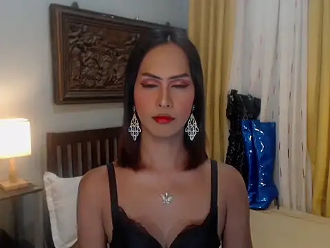 Nathalieheartt online show from 11-05-25, 02:11