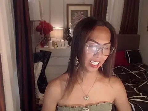 Snapshot of Nathalieheartt chatting on 06-08-26, 02:01 Nathalieheartt online show from 06-08-26, 02:01