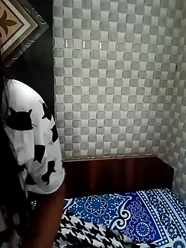 Snapshot of Hot_Jaanvi_ chatting on 11-11-25, 04:12 Hot Jaanvi online show from 11-11-25, 04:12