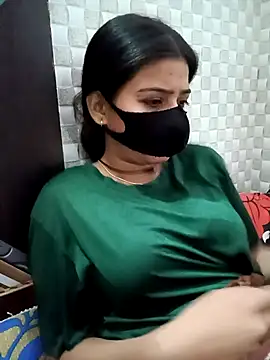 Snapshot of Hot_Jaanvi_ chatting on 11-18-25, 05:01 Hot Jaanvi online show from 11-18-25, 05:01