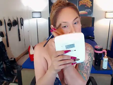 Allysonevanns online show from 02-06-26, 06:00