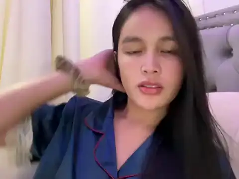 Snapshot of itsBldreina chatting on 11-22-25, 07:24 itsBldreina online show from 11-22-25, 07:24