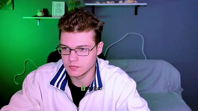 lucas long  online show from 10-21-25, 08:48