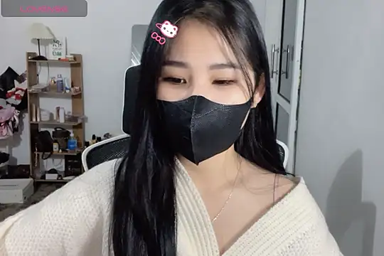    Daisy    online show from 11-18-25, 03:16