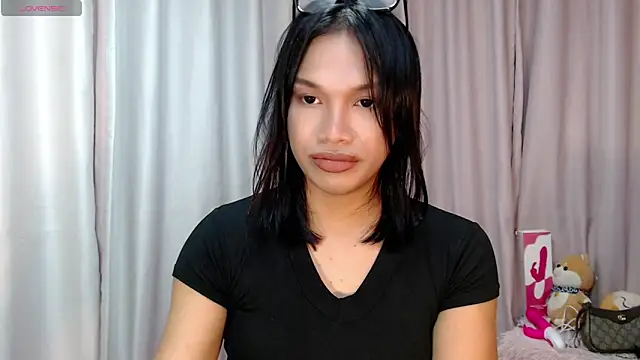 Snapshot of Herbielustts chatting on 11-27-25, 01:46 Herbielustts online show from 11-27-25, 01:46