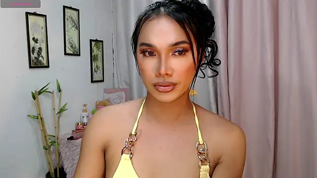 Snapshot of Herbielustts chatting on 12-20-25, 06:37 Herbielustts online show from 12-20-25, 06:37