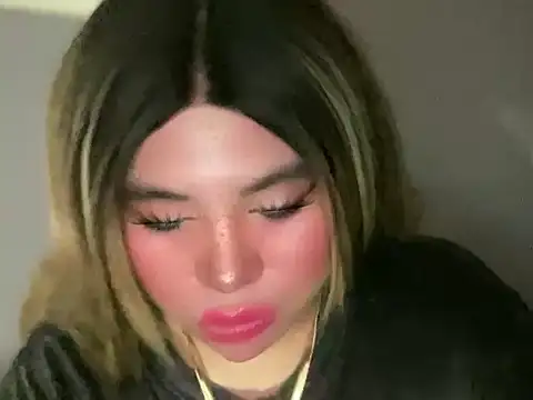 Snapshot of Naughtyrosecum chatting on 09-17-25, 03:35 Naughtyrosecum online show from 09-17-25, 03:35