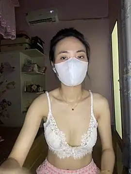 Snapshot of Dau-Tayy chatting on 05-16-26, 06:21 Dau-Tayy online show from 05-16-26, 06:21