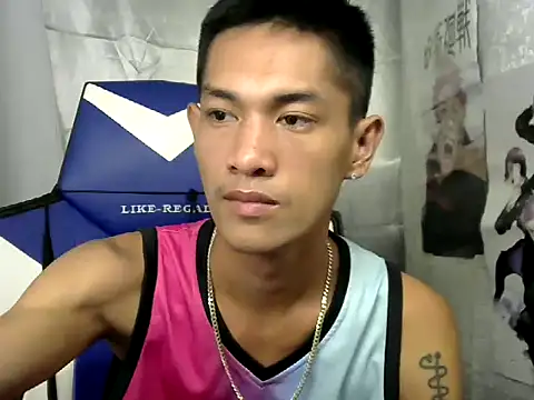 Snapshot of riks_tyler chatting on 09-15-25, 01:44 riks tyler online show from 09-15-25, 01:44
