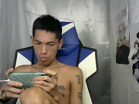 Snapshot of riks_tyler chatting on 09-17-25, 03:24 riks tyler online show from 09-17-25, 03:24