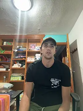 aavrdvh33 online show from 09-15-25, 07:14