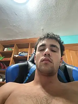 aavrdvh33 online show from 10-23-25, 01:05