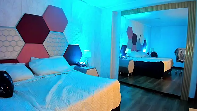 Snapshot of ArielleWilde chatting on 09-16-25, 04:02 ArielleWilde online show from 09-16-25, 04:02