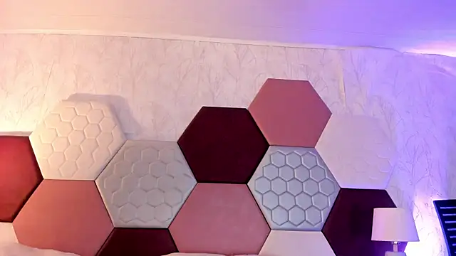 Snapshot of ArielleWilde chatting on 10-20-25, 05:30 ArielleWilde online show from 10-20-25, 05:30