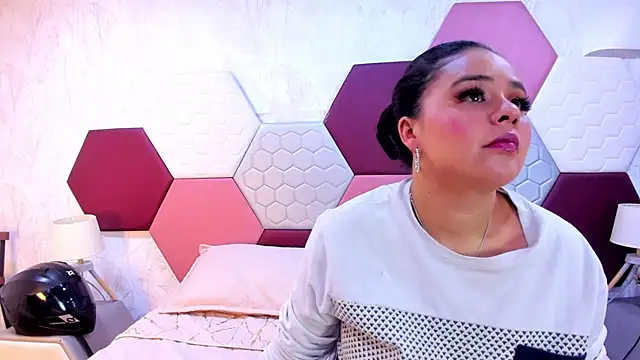 Snapshot of ArielleWilde chatting on 11-28-25, 04:04 ArielleWilde online show from 11-28-25, 04:04