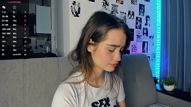 lovelyalivia online show from 11-15-25, 10:01