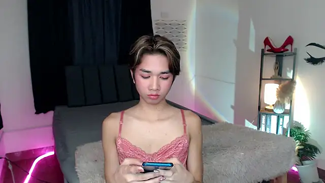 Lavictoriathegreat online show from 11-19-25, 02:39