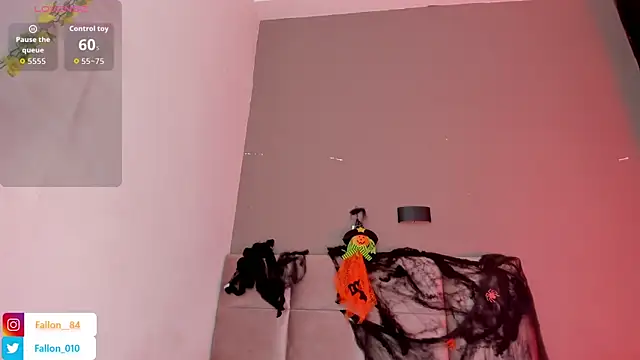 Snapshot of fallon_08 chatting on 10-25-25, 08:03 fallon 08 online show from 10-25-25, 08:03
