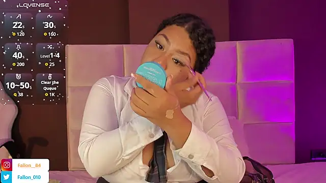 Snapshot of fallon_08 chatting on 11-12-25, 08:08 fallon 08 online show from 11-12-25, 08:08