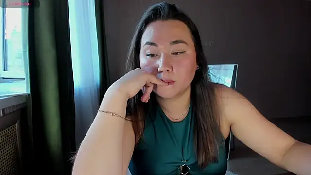 emilia mur online show from 05-20-26, 03:51