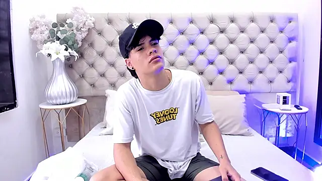 BenitoSaenz online show from 10-04-25, 12:14