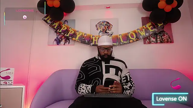 Snapshot of King_Malik chatting on 10-20-25, 01:33 King Malik online show from 10-20-25, 01:33