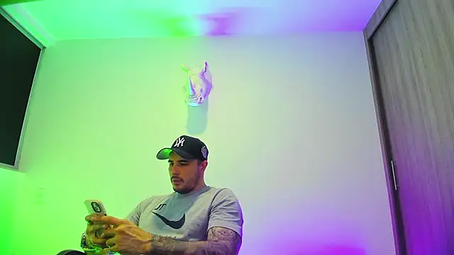 Snapshot of Dagoti chatting on 02-04-26, 01:00 Dagoti online show from 02-04-26, 01:00