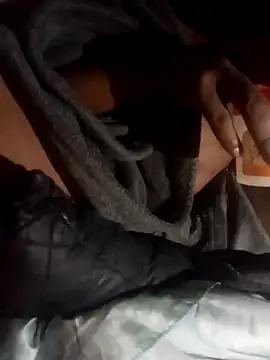 Snapshot of OnlyMoneyIwanT chatting on 11-22-25, 12:20 OnlyMoneyIwanT online show from 11-22-25, 12:20