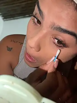 Snapshot of Kaily_Sweet16 chatting on 10-16-25, 06:42 Kaily Sweet16 online show from 10-16-25, 06:42