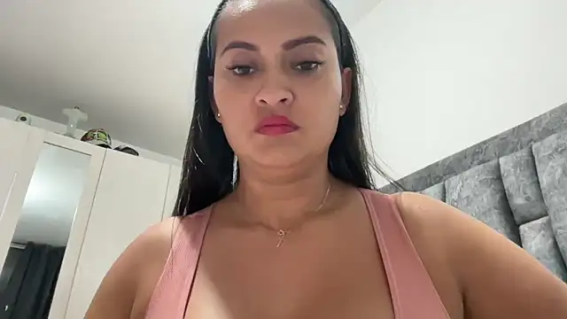 Snapshot of Sophia_copper chatting on 09-23-25, 04:04 Sophia copper online show from 09-23-25, 04:04