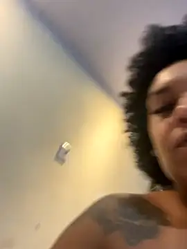 morenaluaa online show from 11-14-25, 01:26