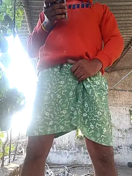 Snapshot of Sunny_cute_love chatting on 11-19-25, 03:06 Sunny cute love online show from 11-19-25, 03:06