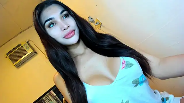 Snapshot of Ms_Monica chatting on 05-02-26, 05:01 Ms Monica online show from 05-02-26, 05:01