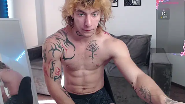 Snapshot of Brendan__Piks chatting on 10-25-25, 09:50 Brendan Piks online show from 10-25-25, 09:50