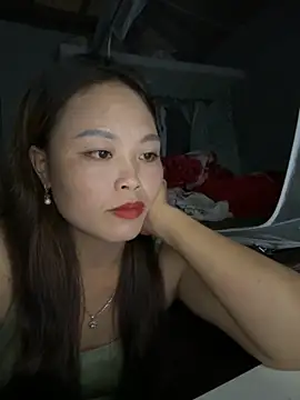 Snapshot of MychuSweet chatting on 10-10-25, 01:32 MychuSweet online show from 10-10-25, 01:32