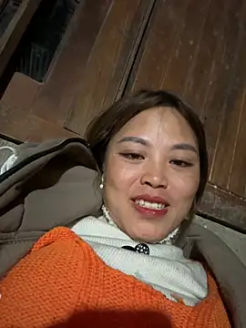 Snapshot of MychuSweet chatting on 12-05-25, 12:25 MychuSweet online show from 12-05-25, 12:25