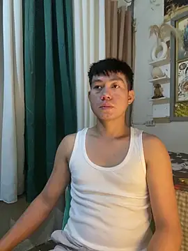 Snapshot of xshyboyx chatting on 06-14-26, 04:58 xshyboyx online show from 06-14-26, 04:58