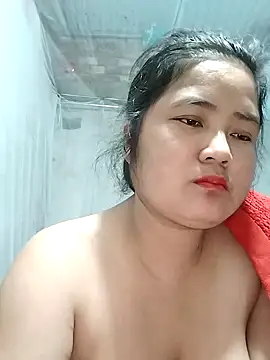 Snapshot of BigBoobs186 chatting on 10-24-25, 11:01 BigBoobs186 online show from 10-24-25, 11:01