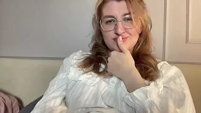 Snapshot of Kadayy1 chatting on 11-12-25, 04:07 Kadayy1 online show from 11-12-25, 04:07