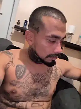 Snapshot of Cnutt310 chatting on 12-19-25, 11:12 Cnutt310 online show from 12-19-25, 11:12