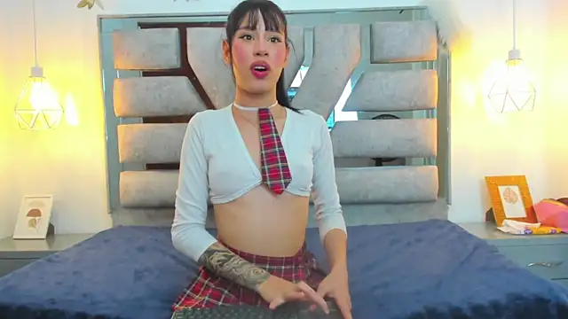 Snapshot of RoxanneCrush_ chatting on 11-28-25, 09:06 RoxanneCrush online show from 11-28-25, 09:06