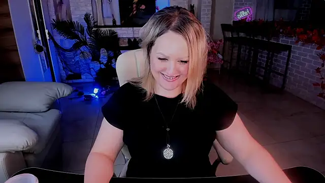 MariemLui online show from 10-27-25, 02:54