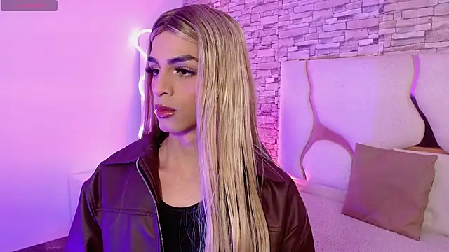 LIHIAN TAY online show from 09-25-25, 03:21