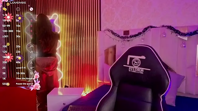 LIHIAN TAY online show from 01-09-26, 03:42