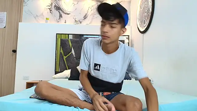 PRETTY SEX1 online show from 09-18-25, 07:10