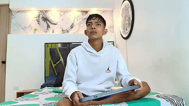 PRETTY SEX1 online show from 09-20-25, 07:09