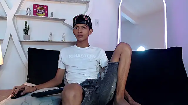 PRETTY SEX1 online show from 10-21-25, 01:12